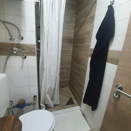 Studio Apartman Tamai Kutina Exterior foto